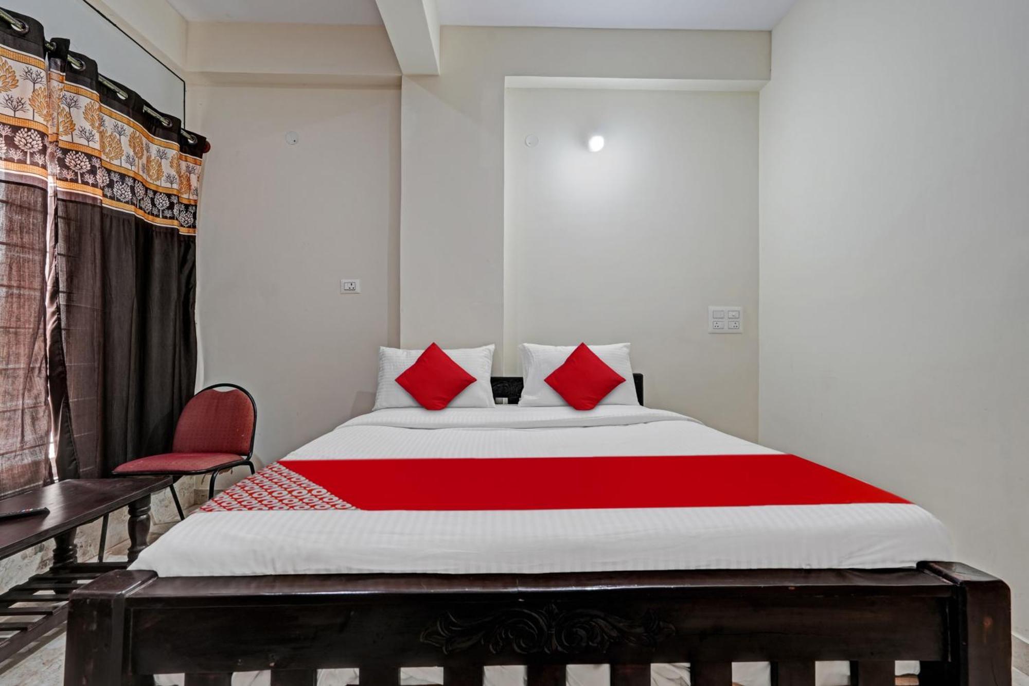Hotel O Sri Chowdeshwari Boarding And Lodging Tavarikere Exterior photo
