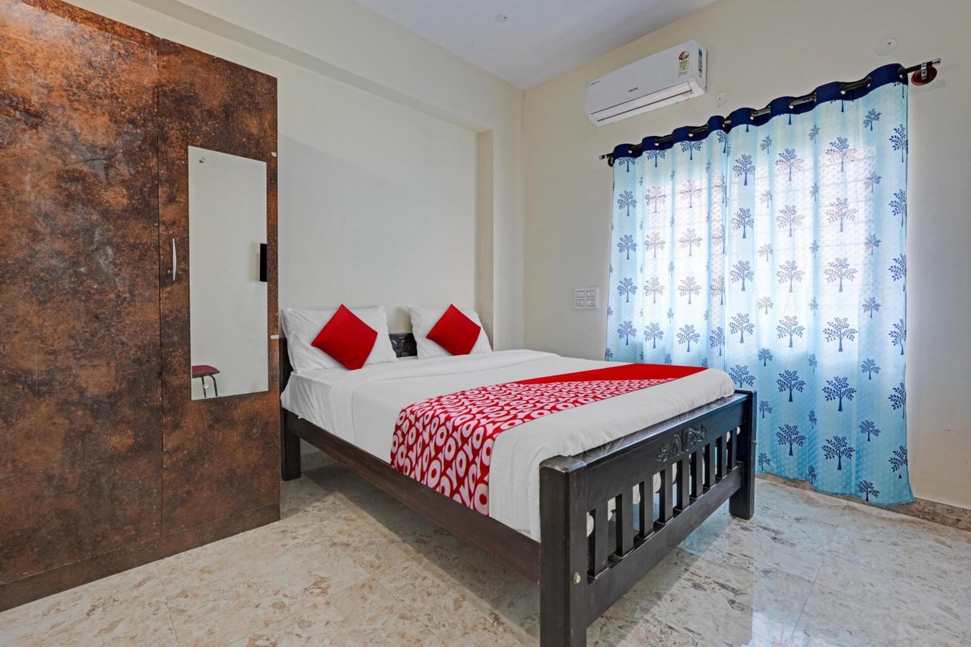 Hotel O Sri Chowdeshwari Boarding And Lodging Tavarikere Exterior photo