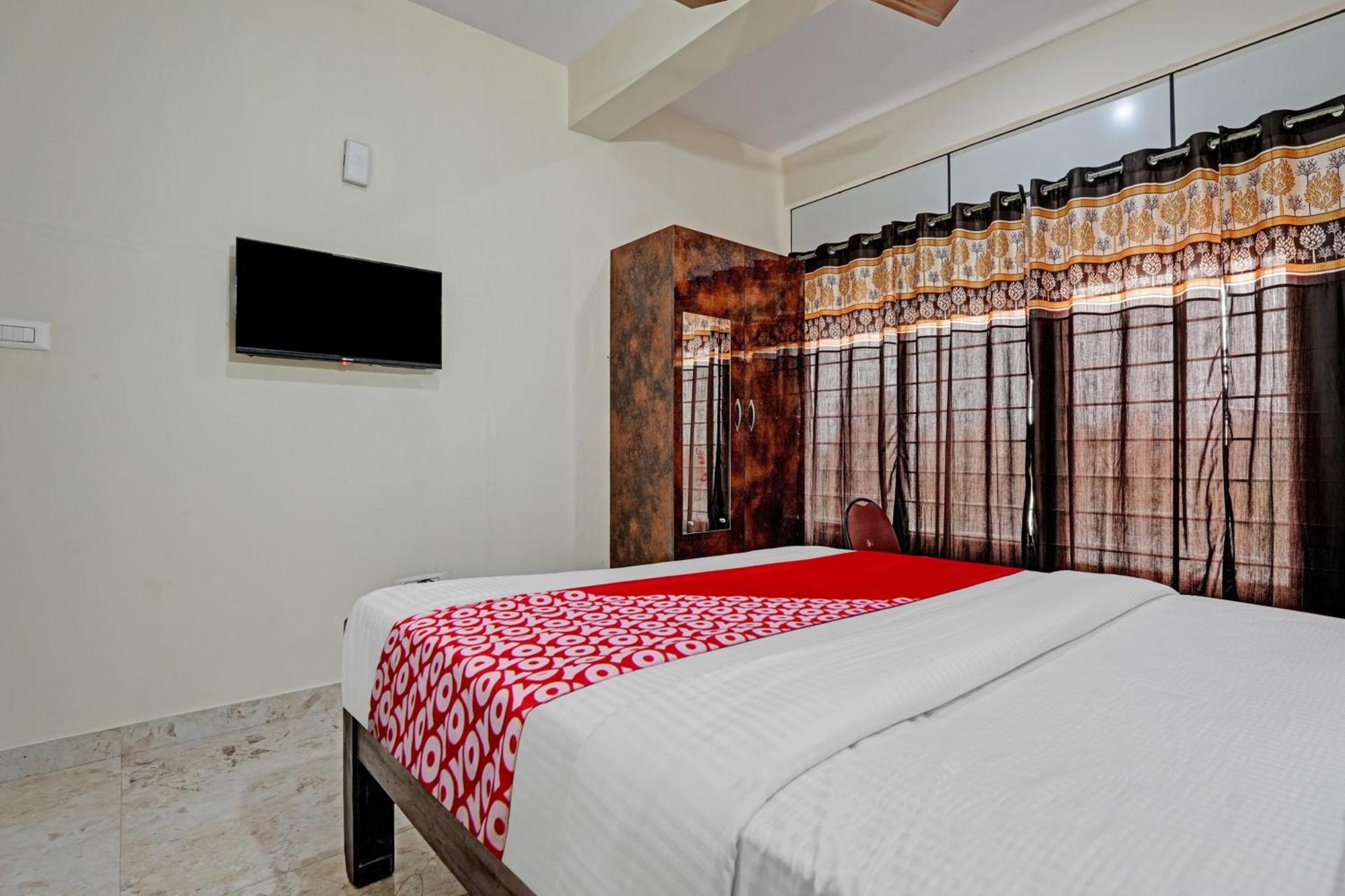 Hotel O Sri Chowdeshwari Boarding And Lodging Tavarikere Exterior photo