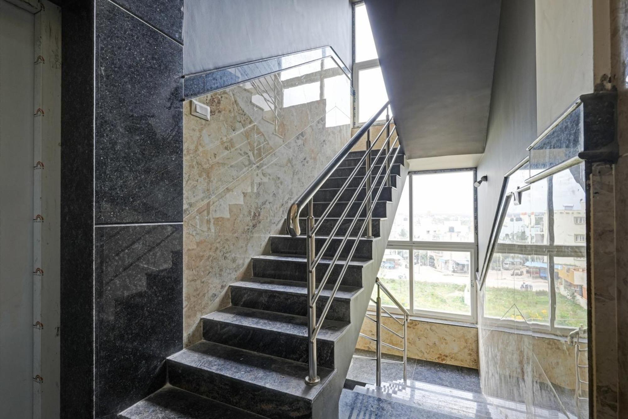 Hotel O Sri Chowdeshwari Boarding And Lodging Tavarikere Exterior photo
